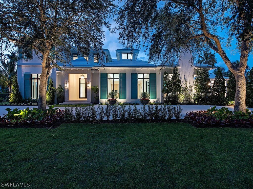 660 3rd Street N Naples FL 34102 223043340 image1