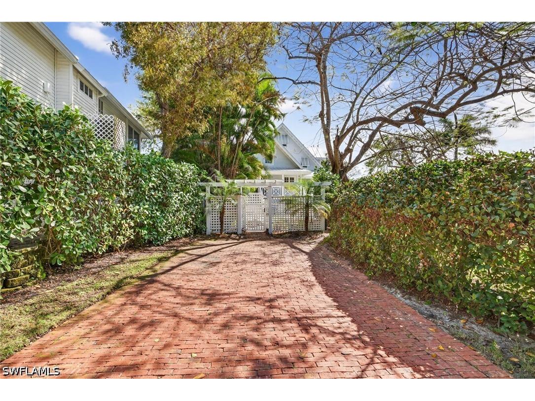 660 8th Avenue S Naples FL 34102 226014758 image33