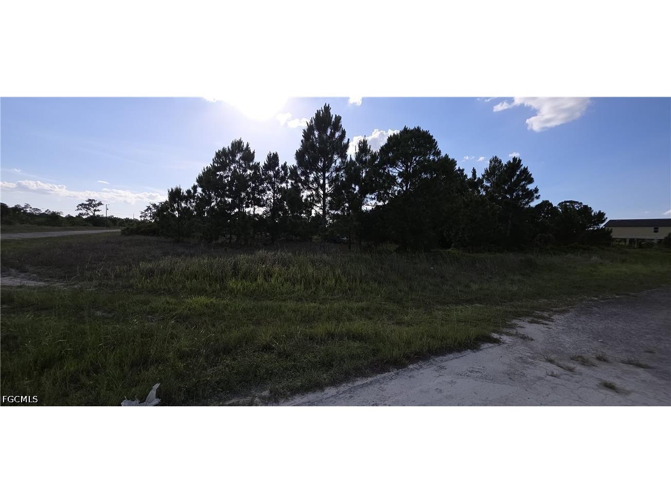660 Muldoon Avenue S Lehigh Acres FL 33974 2026023604 image3
