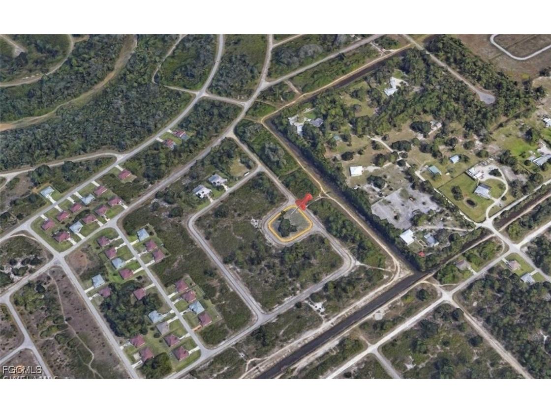 660 Whitmore Loop Lehigh Acres FL 33972 2025004600 image3