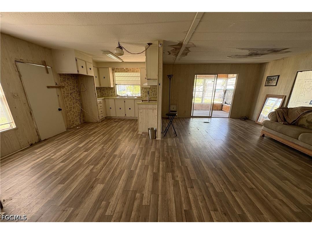 661 Coral Lane North Fort Myers FL 33917 2026016695 image5
