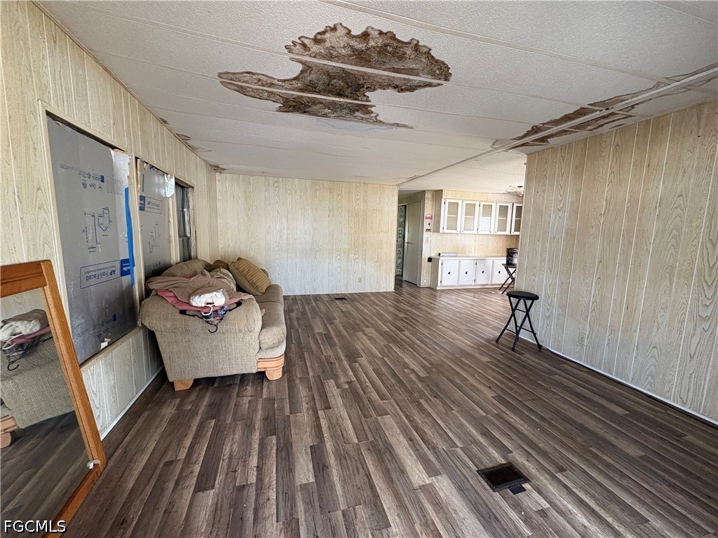 661 Coral Lane North Fort Myers FL 33917 2026016695 image8