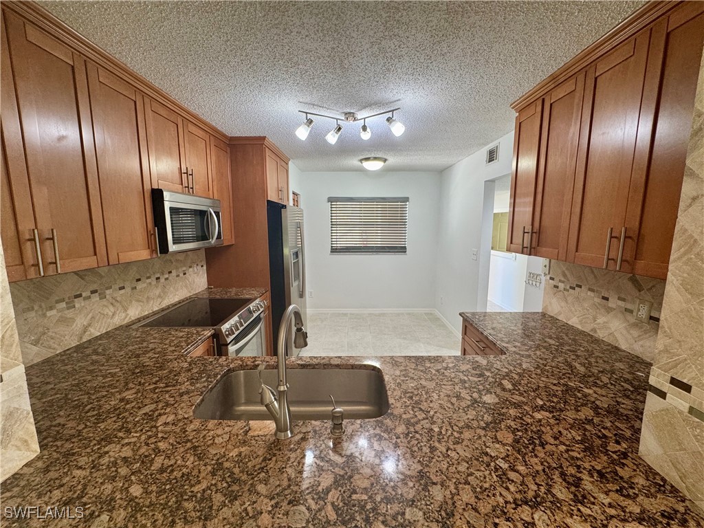 661 Squire Circle #101 Naples FL 34104 225039257 image3