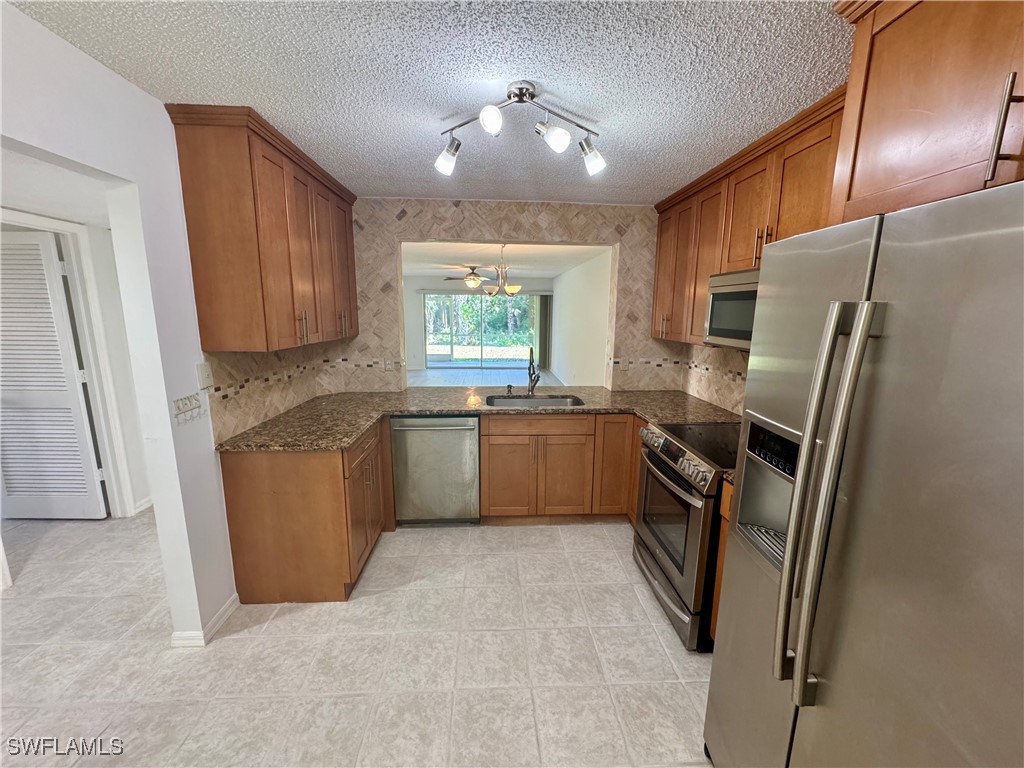 661 Squire Circle #101 Naples FL 34104 225039257 image4