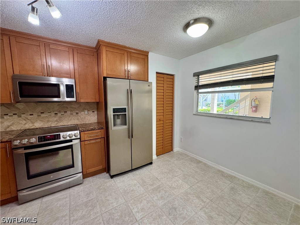 661 Squire Circle #101 Naples FL 34104 226017119 image25