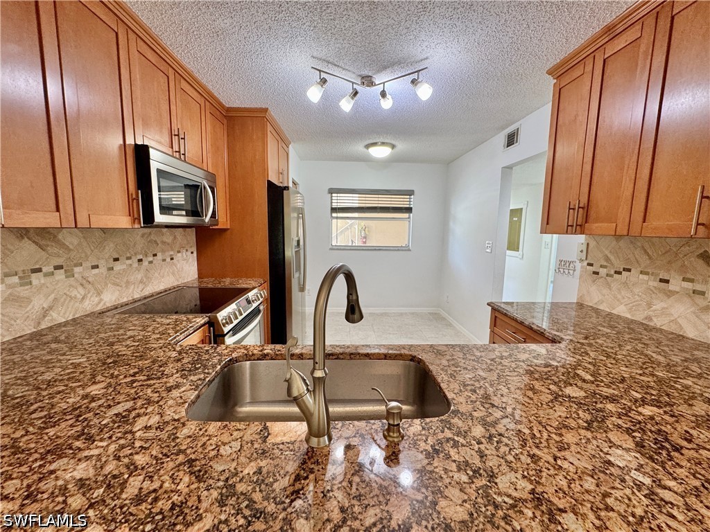 661 Squire Circle #101 Naples FL 34104 226017119 image3