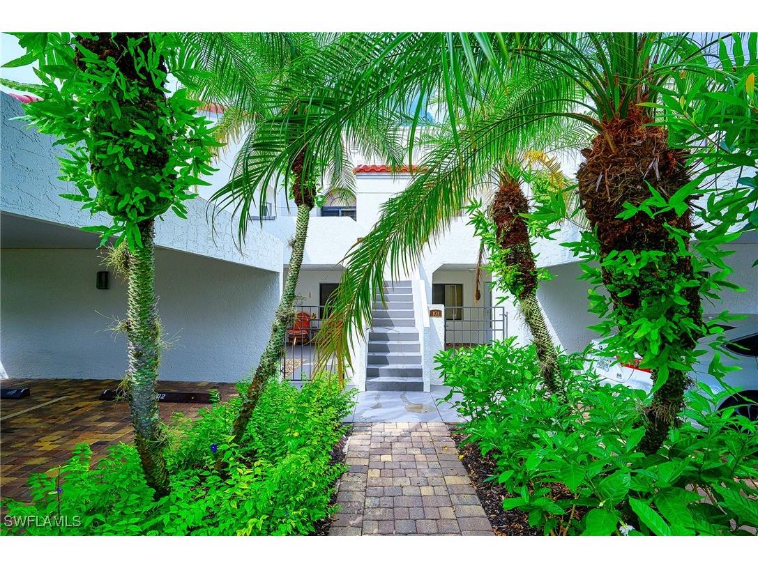 661 Windsurf Lane #A-202 Naples FL 34108 225064859 image5