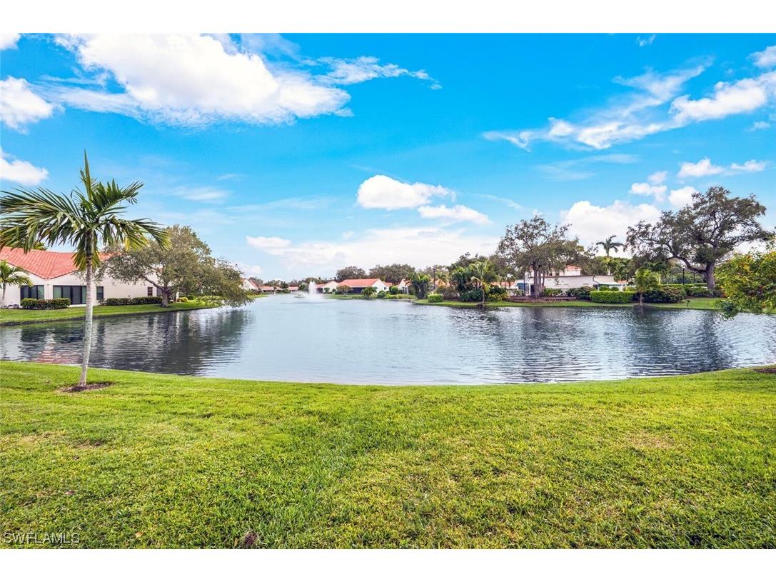 662 Windsurf Lane #19-0 Naples FL 34108 223095621 image1