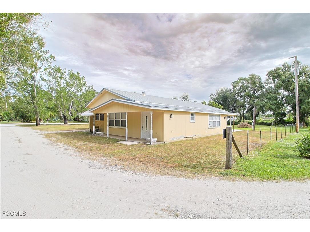 6620 Golden Road North Fort Myers FL 33917 2025019810 image1