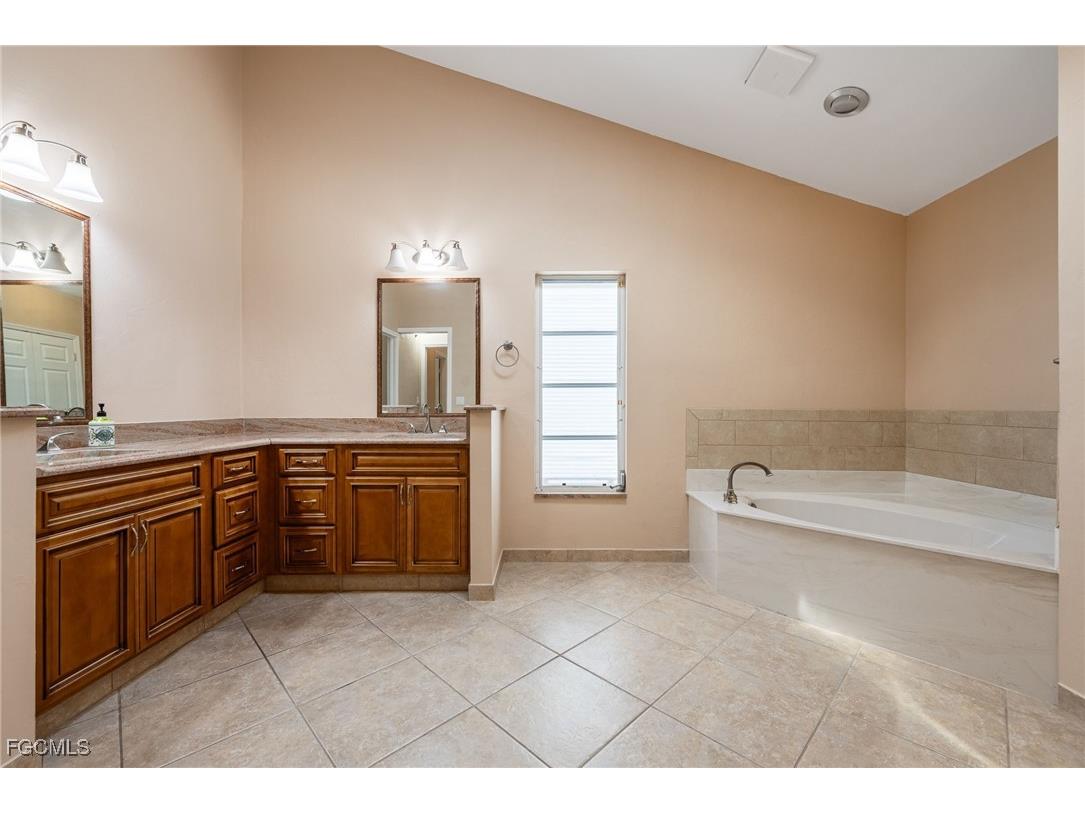 6624 Highland Pines Circle Fort Myers FL 33966 2025015501 image17