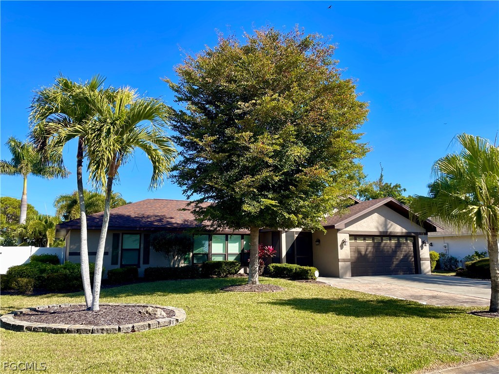 663 Astarias Circle Fort Myers FL 33919 2026005228 image1