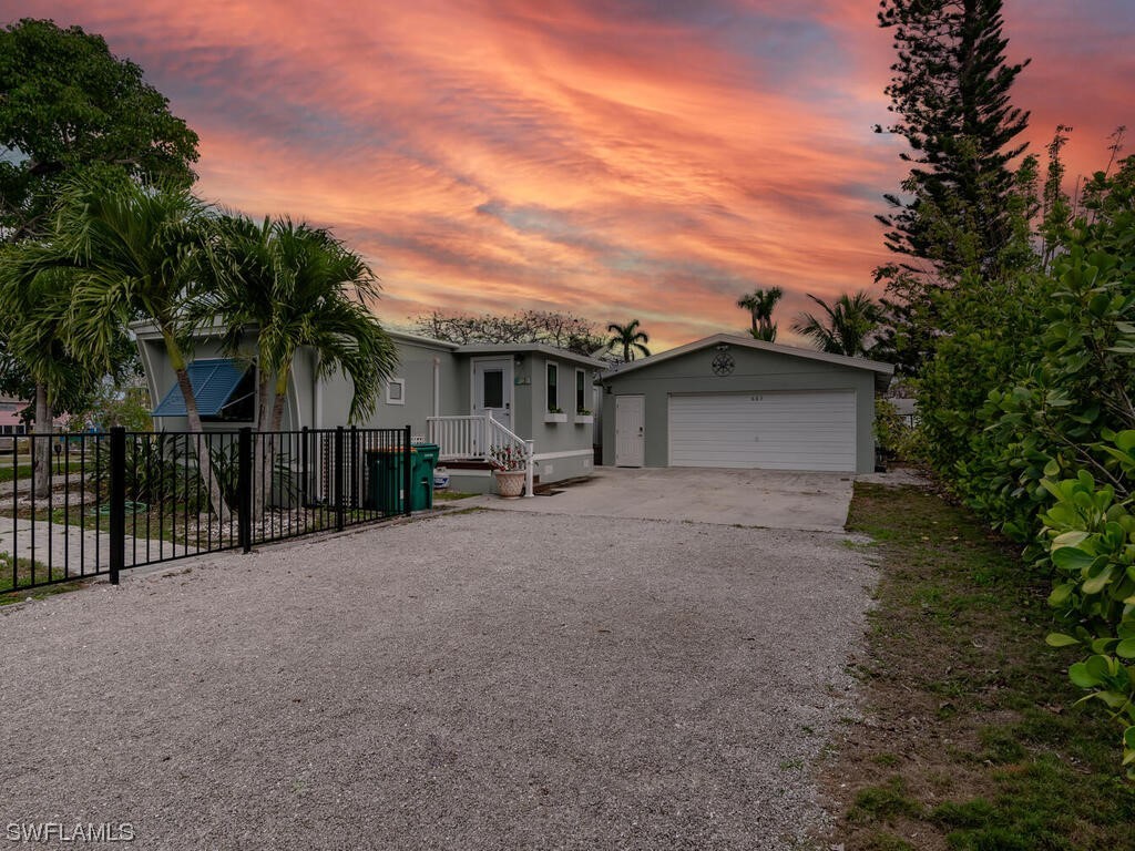 663 Palm Drive Goodland FL 34114 223031900 image1