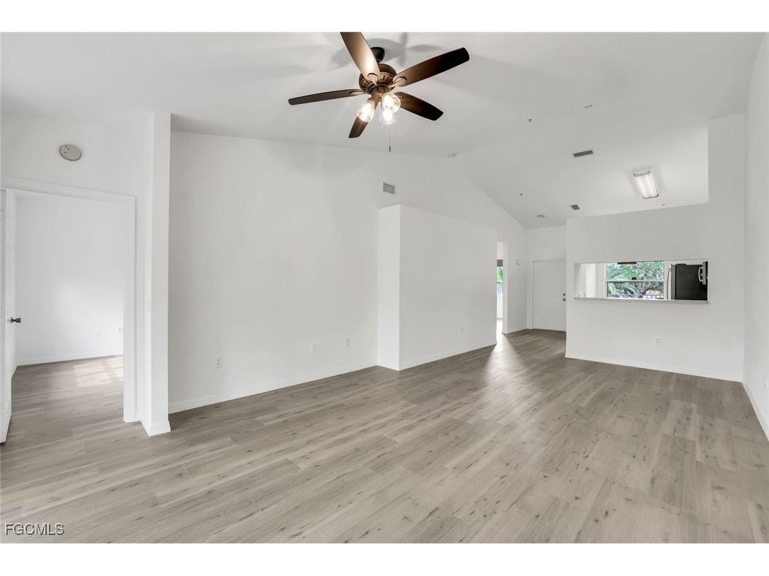 6635 Huntington Lakes Circle #202 Naples FL 34119 2025010610 image3