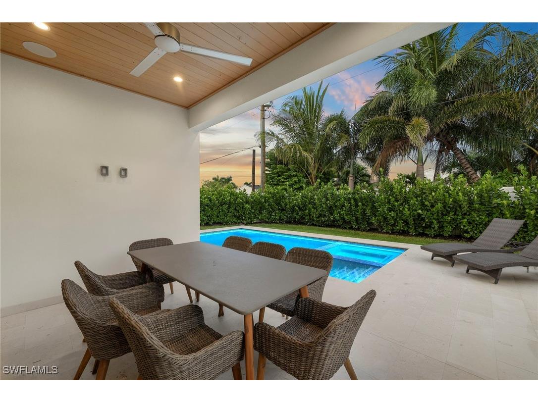 664 100th Avenue N Naples FL 34108 225070910 image5