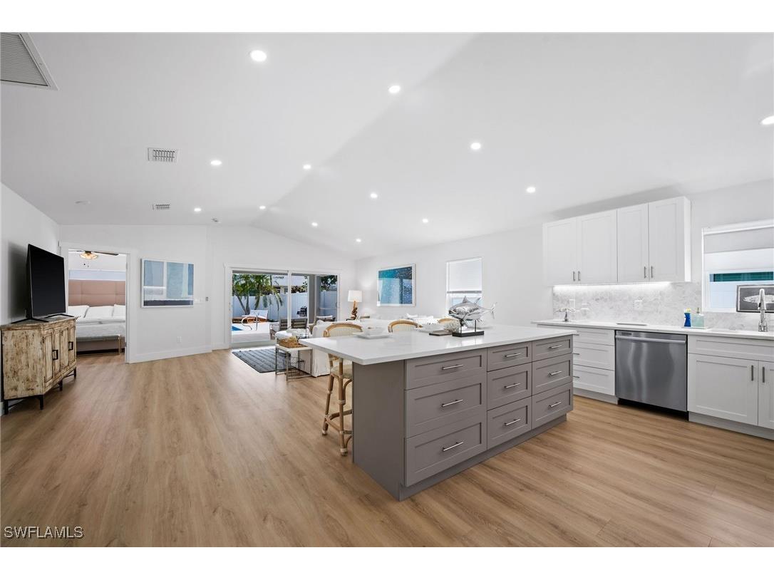 664 102nd Avenue N Naples FL 34108 225060635 image10