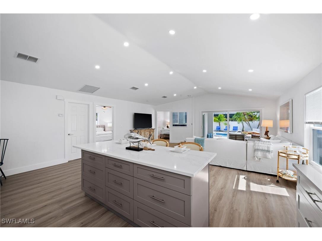 664 102nd Avenue N Naples FL 34108 225060635 image11