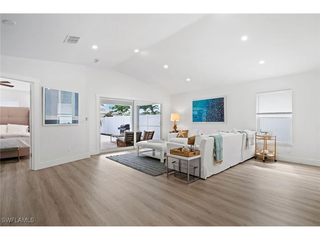 664 102nd Avenue N Naples FL 34108 225060635 image15