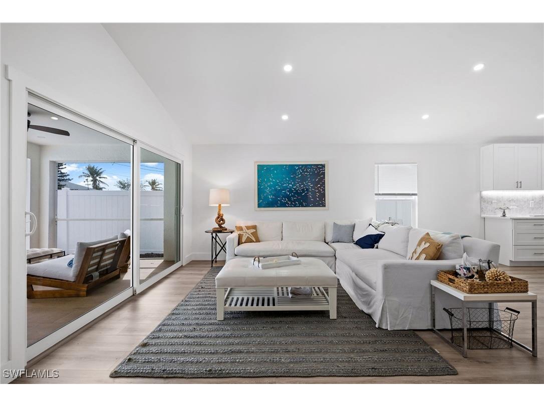 664 102nd Avenue N Naples FL 34108 225060635 image16