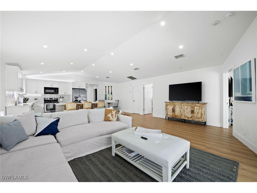 664 102nd Avenue N Naples FL 34108 225060635 image18