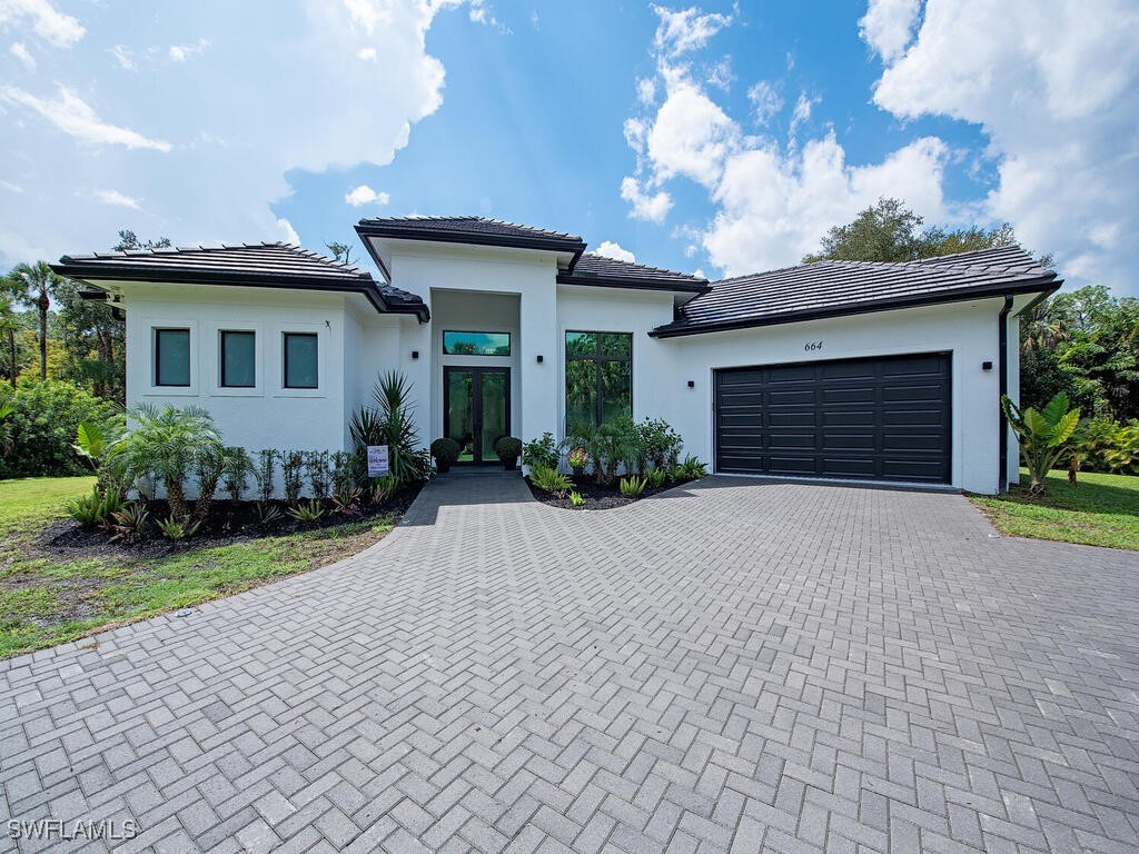 664 14th Avenue NW Naples FL 34120 224079781 image1