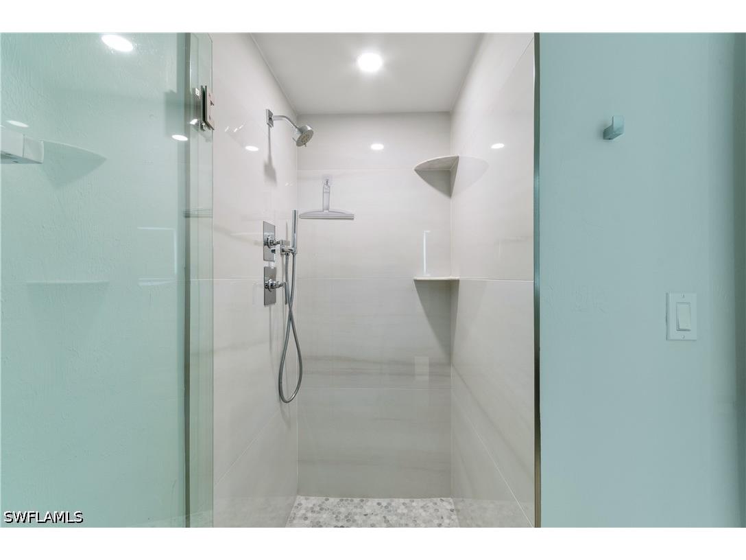 664 Broad Avenue S #J664 Naples FL 34102 226013510 image17