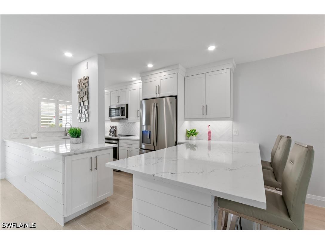 664 Broad Avenue S #J664 Naples FL 34102 226013510 image2