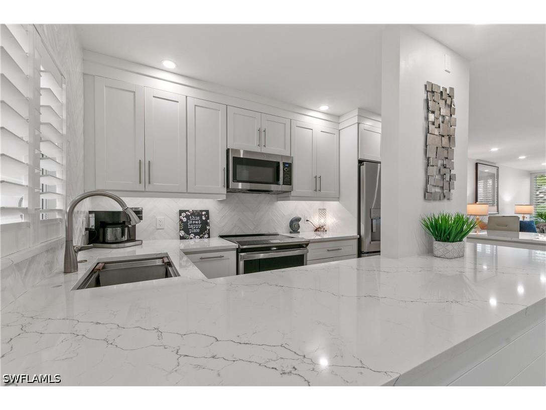 664 Broad Avenue S #J664 Naples FL 34102 226013510 image5