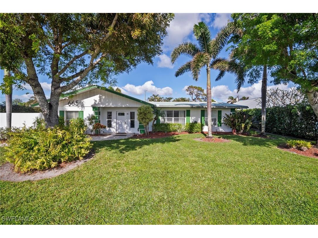 665 93rd Avenue N Naples FL 34108 224102183 image1