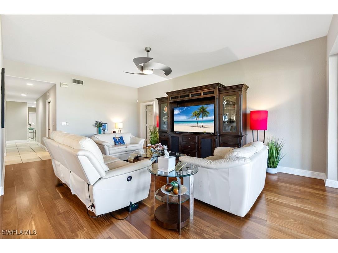 665 Vintage Reserve Circle #9-B Naples FL 34119 224091844 image1