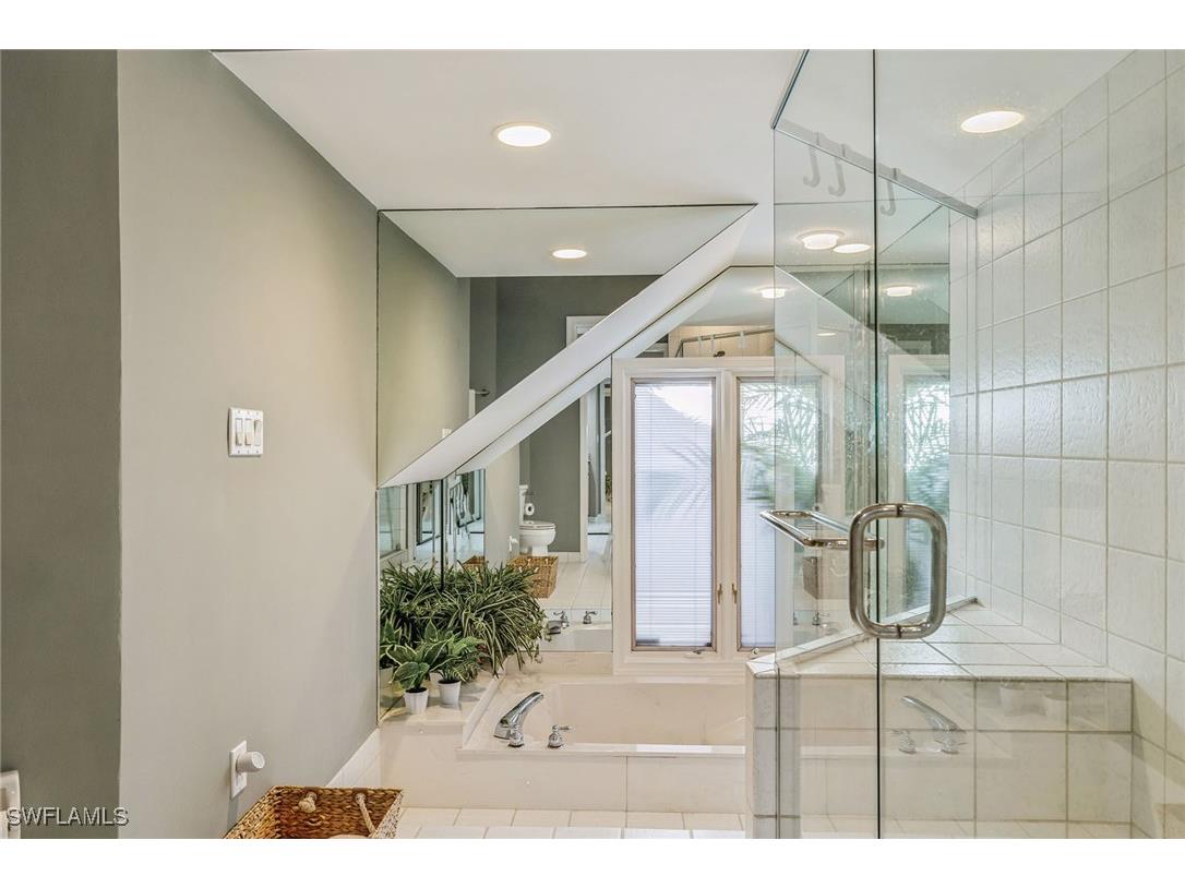 6652 Trident Way #J-1 Naples FL 34108 225072125 image10