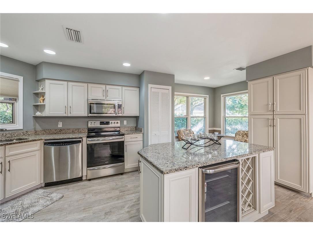 6652 Trident Way #J-1 Naples FL 34108 225072125 image5