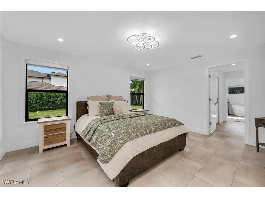 6659 Livingston Woods Lane Naples FL 34109 226000310 image12