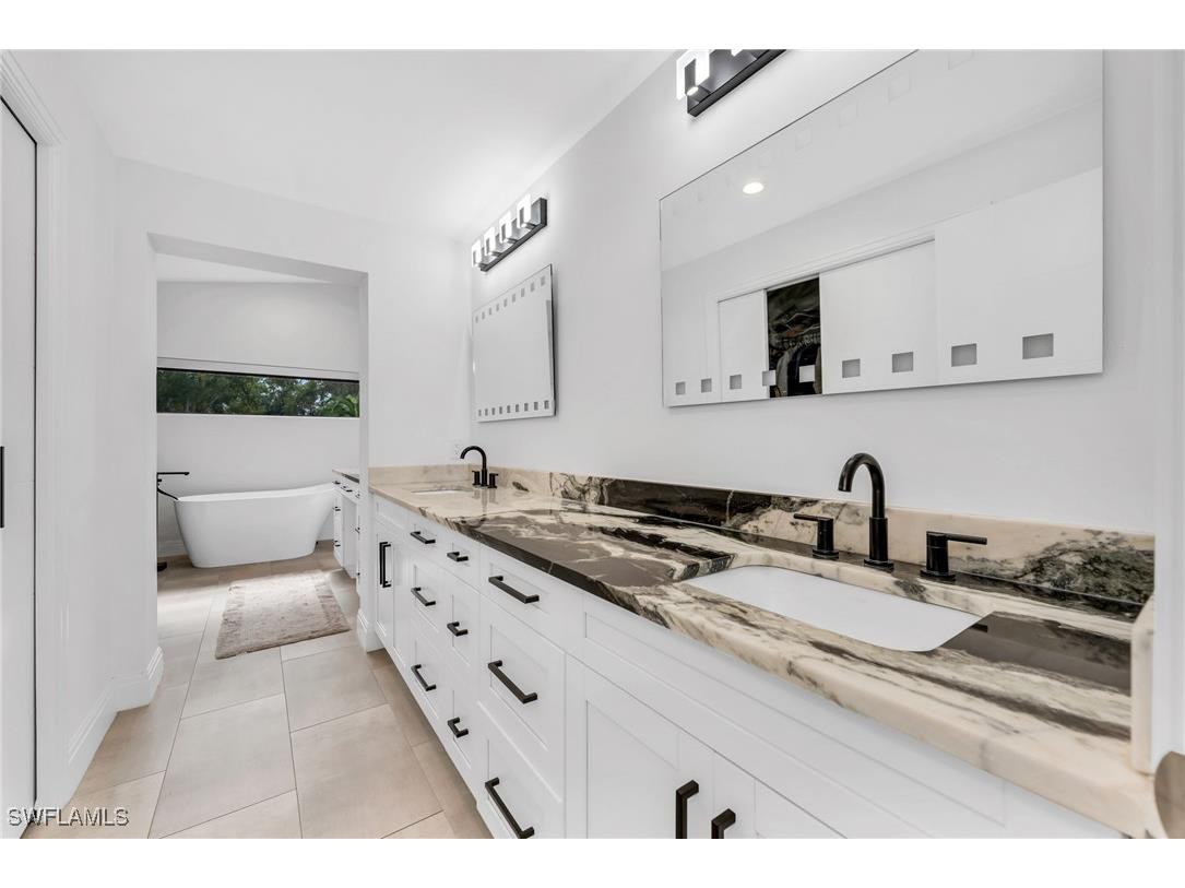 6659 Livingston Woods Lane Naples FL 34109 226000310 image14