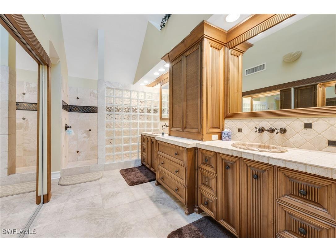667 Bridgeway Lane Naples FL 34108 226001254 image10