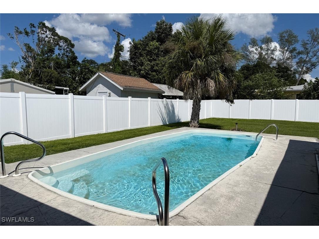 6675 Fiesta Way Fort Myers FL 33919 225079644 image2