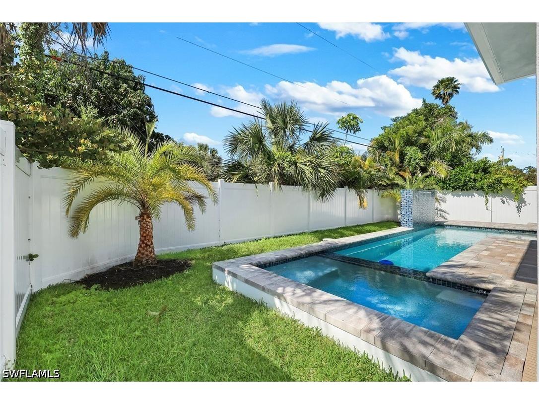 668 93rd Avenue N Naples FL 34108 226004232 image32