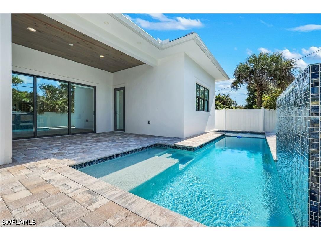 668 93rd Avenue N Naples FL 34108 226004232 image33