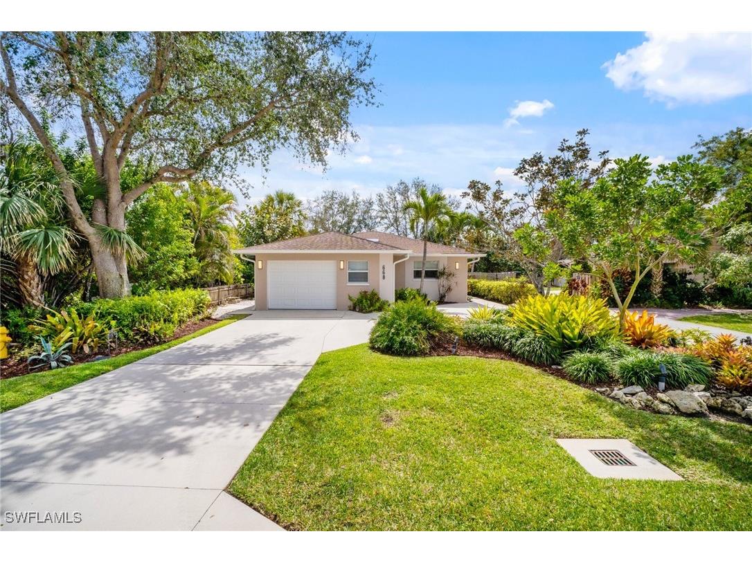 668 95th Avenue N Naples FL 34108 225023633 image1