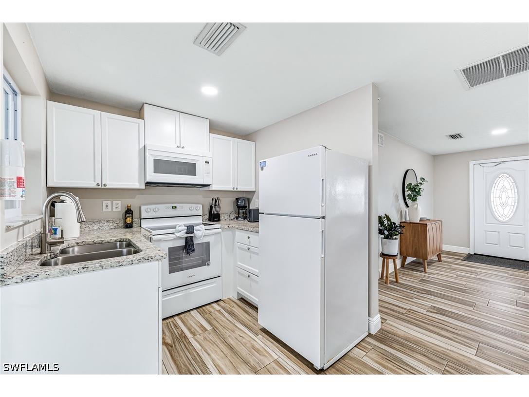 668 97th Avenue N Naples FL 34108 226021990 image7