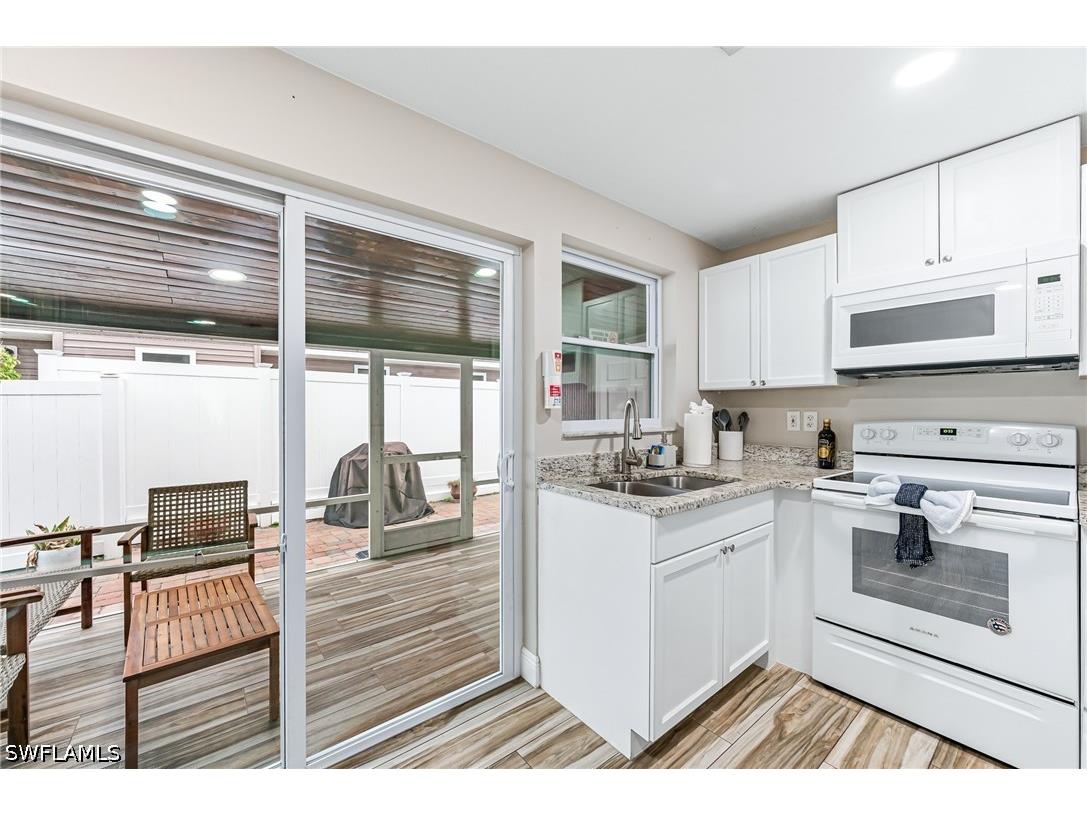 668 97th Avenue N Naples FL 34108 226021990 image8