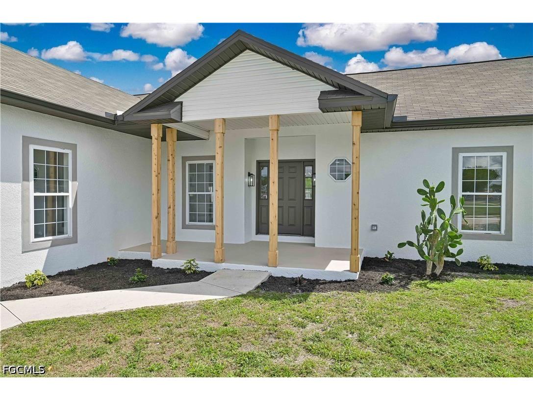 668 Kingsbury Street E Lehigh Acres FL 33974 2026016907 image2