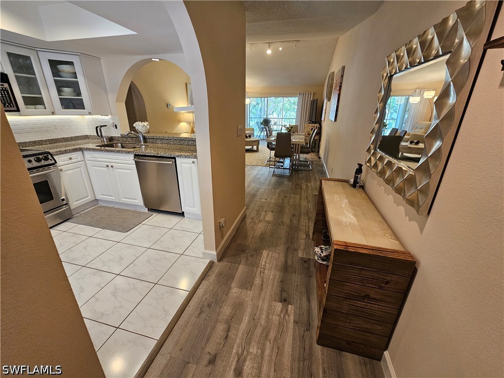 668 Mardel Court #807 Naples FL 34104 226014410 image17