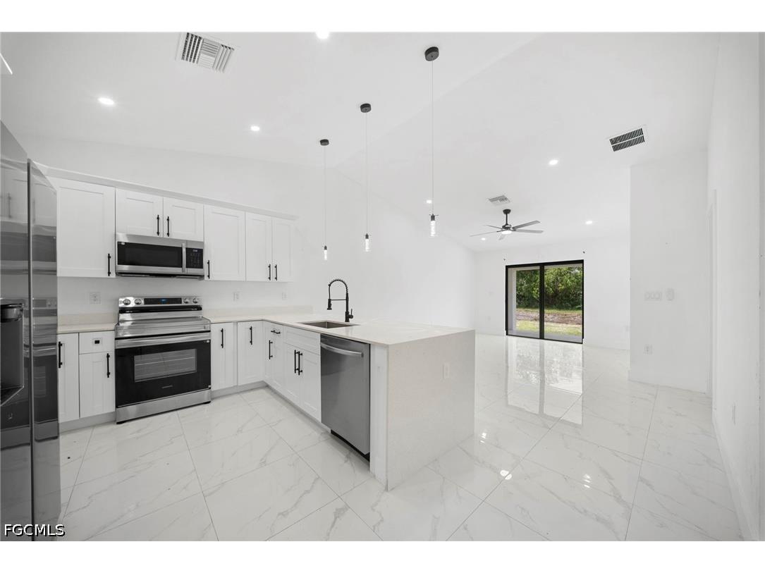 668 Chemstrand Street E Lehigh Acres FL 33974 2026029844 image3