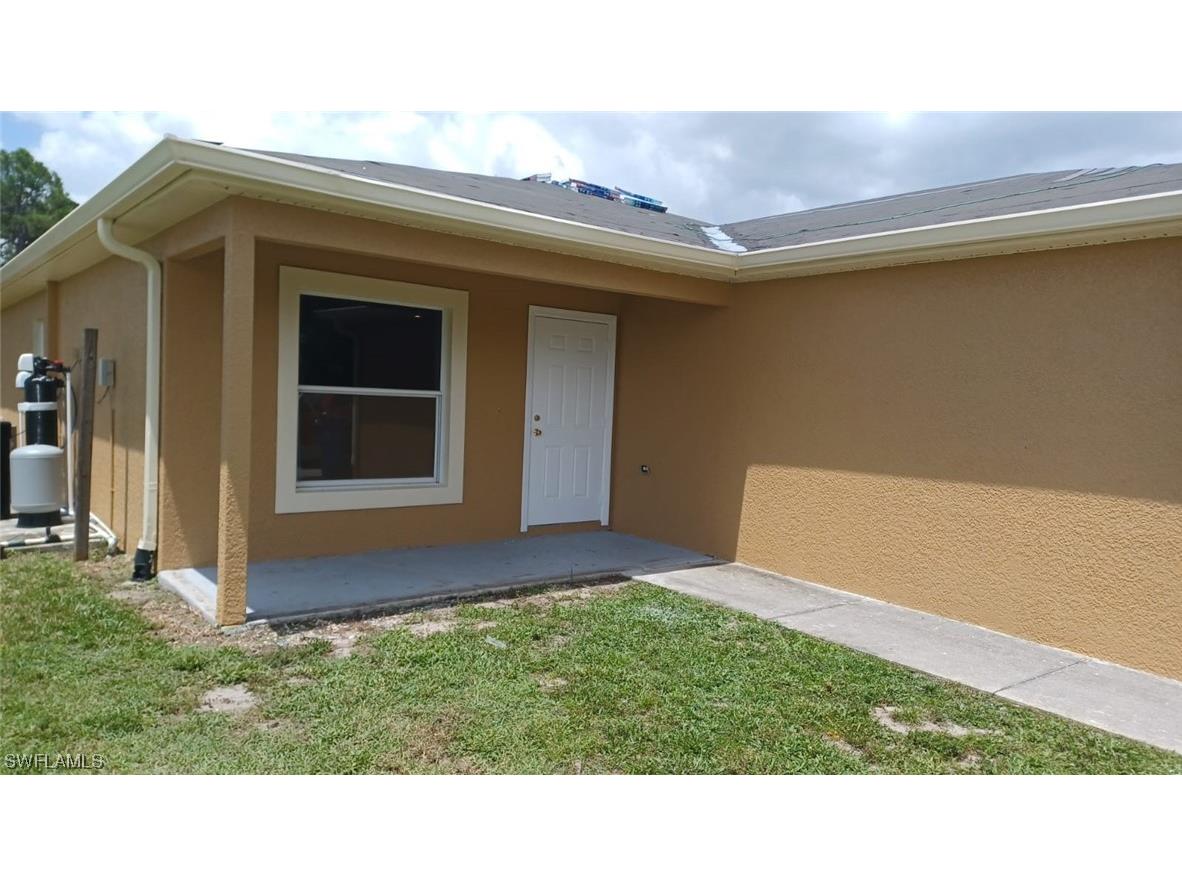 669-671 Chestnut Street E Lehigh Acres FL 33974 223055989 image1