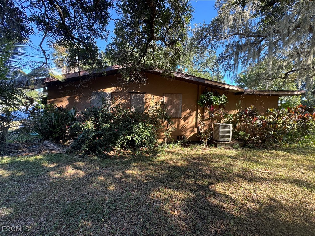 67 E Mariana Avenue North Fort Myers FL 33917 2025024841 image3