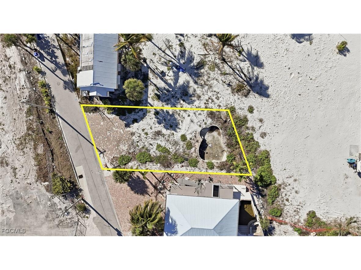 67 Miramar Street Fort Myers Beach FL 33931 2026002686 image2