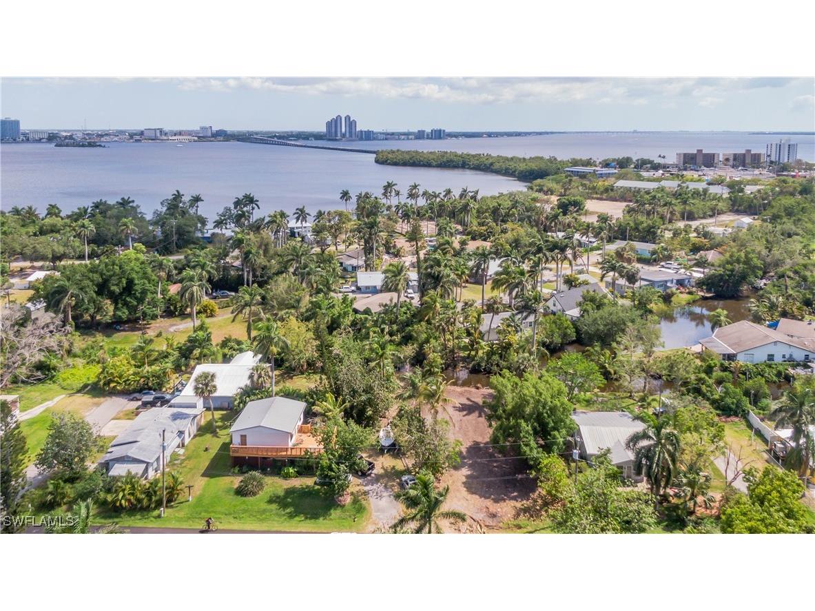 67 Oak Street North Fort Myers FL 33903 225060197 image1