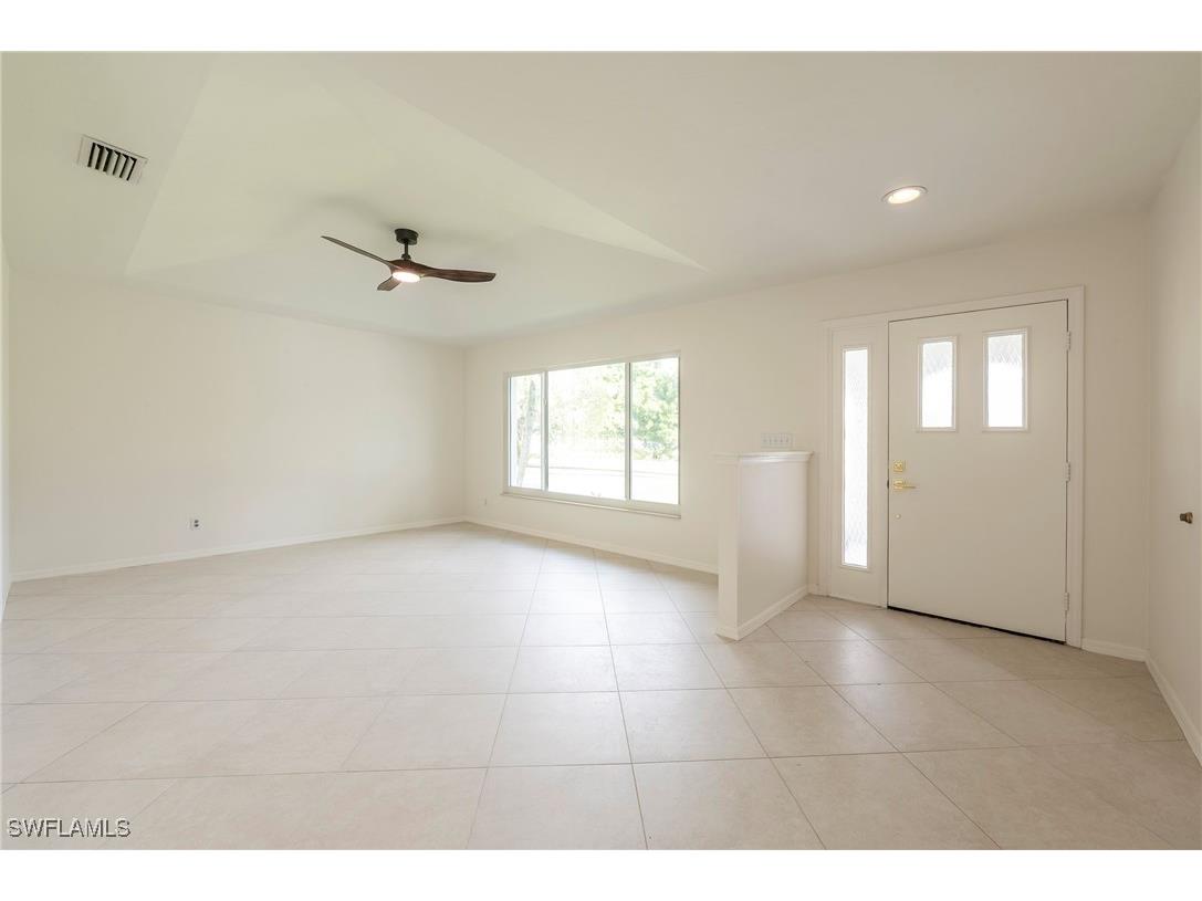 670 103rd Avenue N Naples FL 34108 225071920 image2