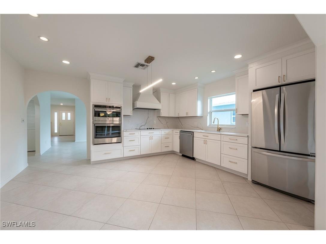 670 103rd Avenue N Naples FL 34108 225071920 image7