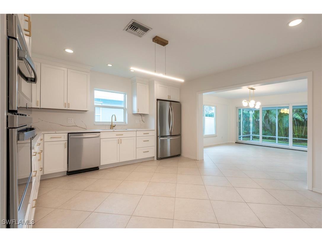 670 103rd Avenue N Naples FL 34108 225071920 image8